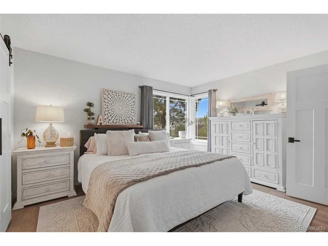 Photo of 2331 Meadows Ln