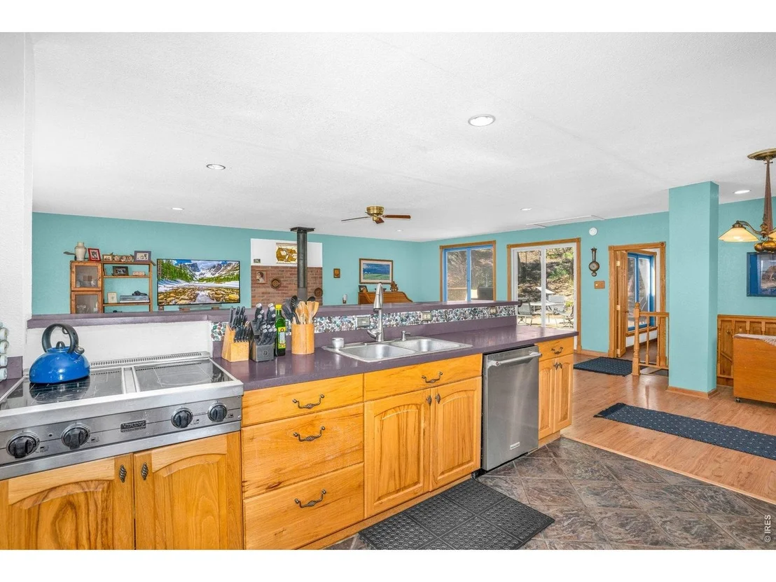 Photo of 527 Hemlock Dr