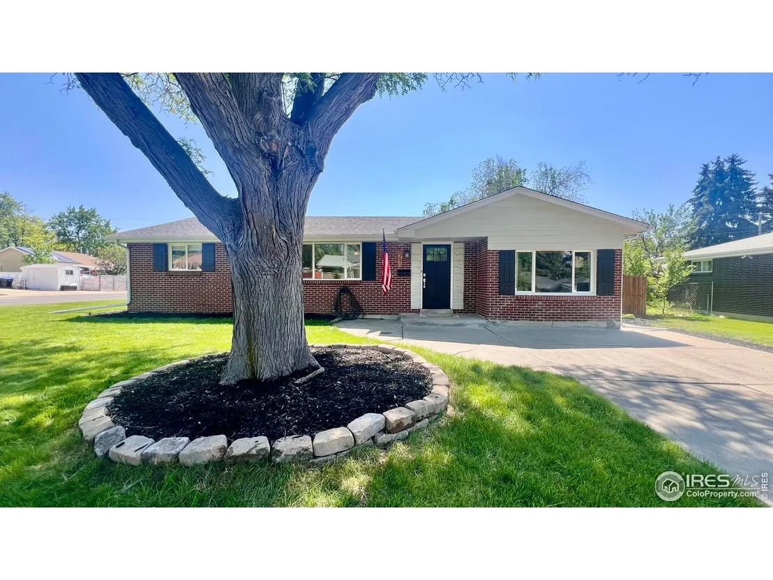 Photo of 8290 Chase Way