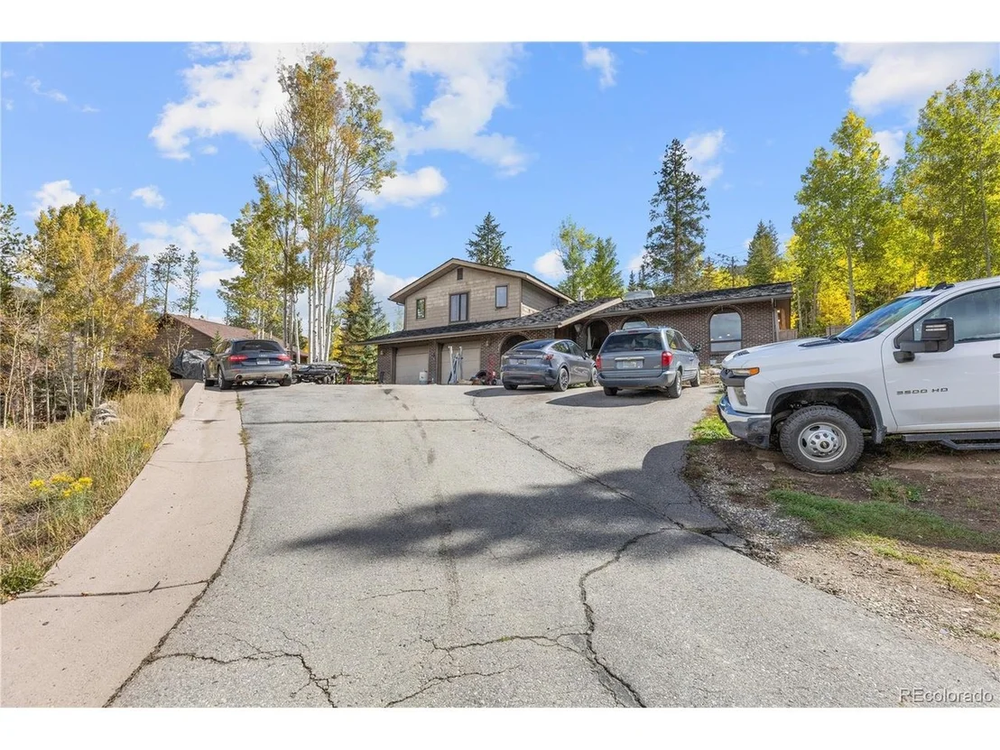 Photo of 208 Deer Path Rd