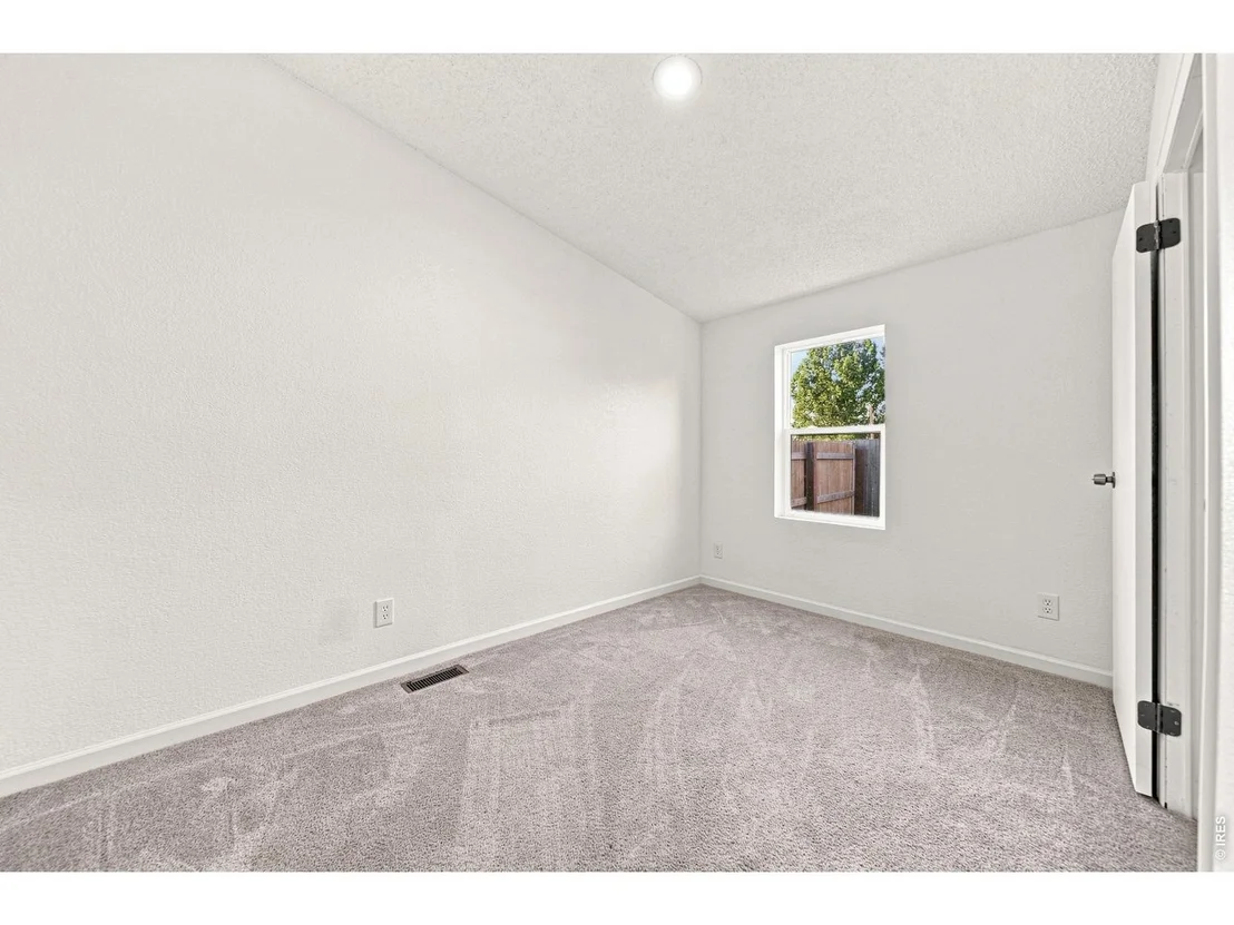 Photo of 332 Circle Dr