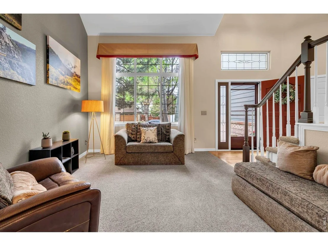 Photo of 2233 Bluebird Dr