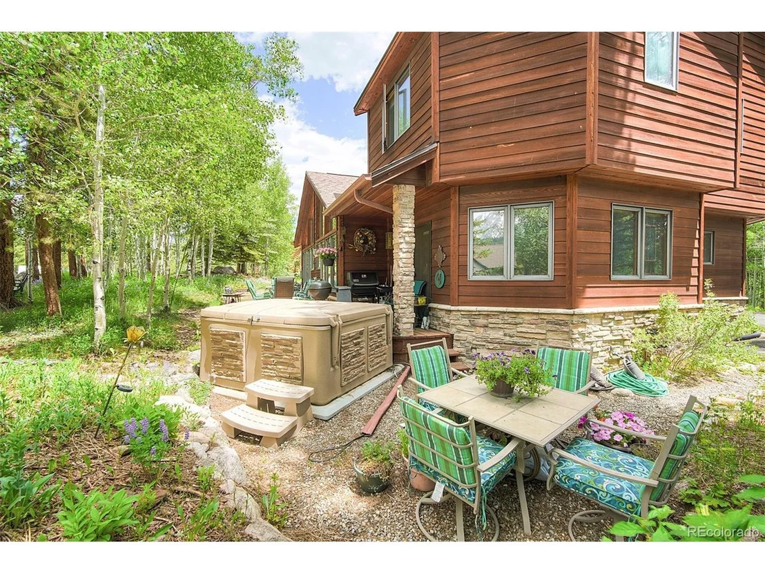 Photo of 1690 Falcon Cir