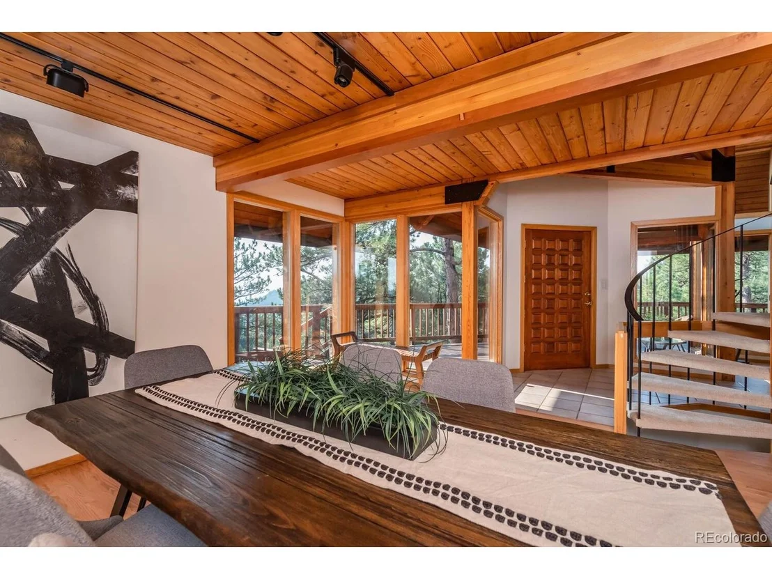 Photo of 2695 Linden Dr