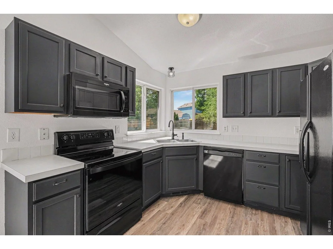 Photo of 943 Eagle Dr