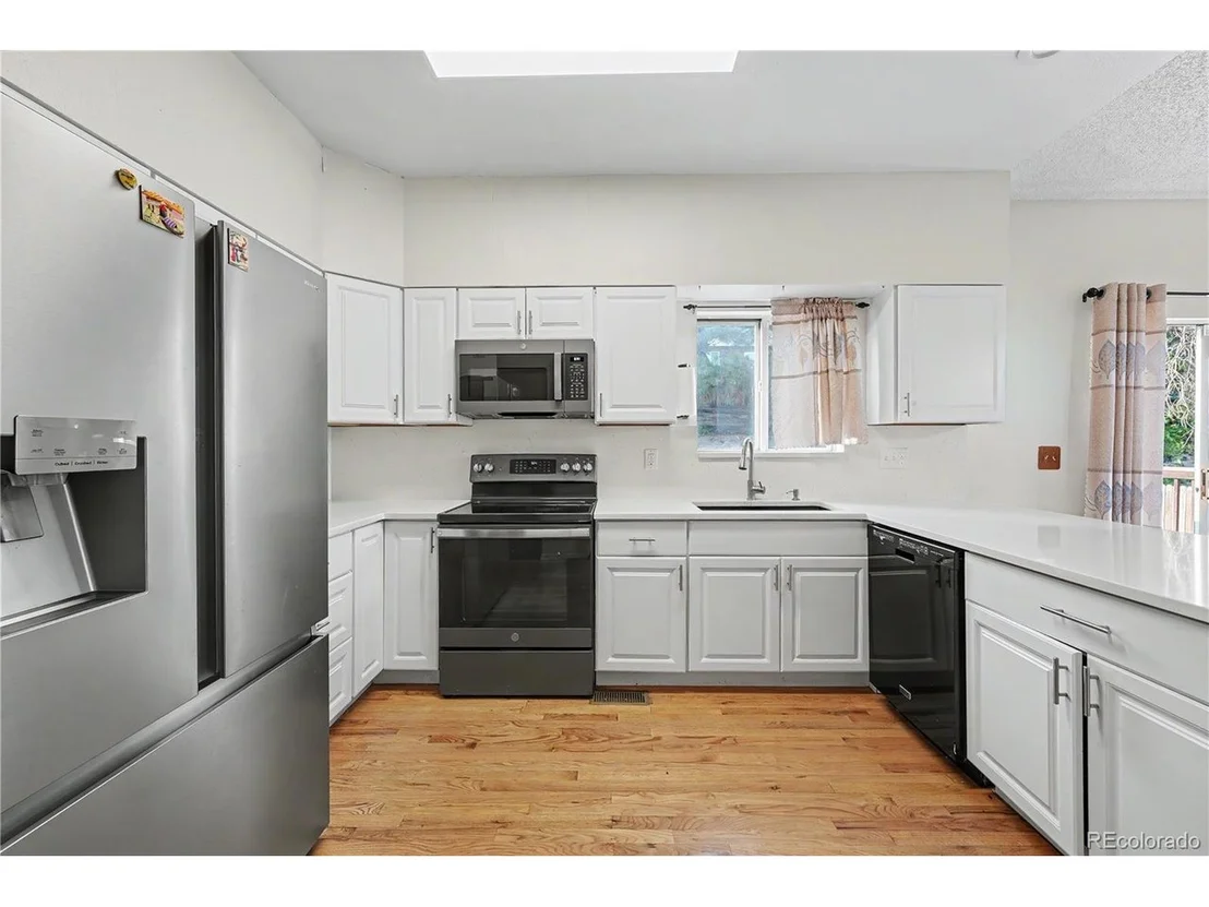 Photo of 3843 W Temple Pl
