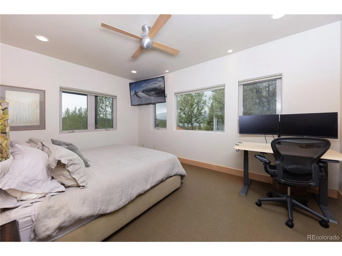 Photo of 354 Ensign Dr