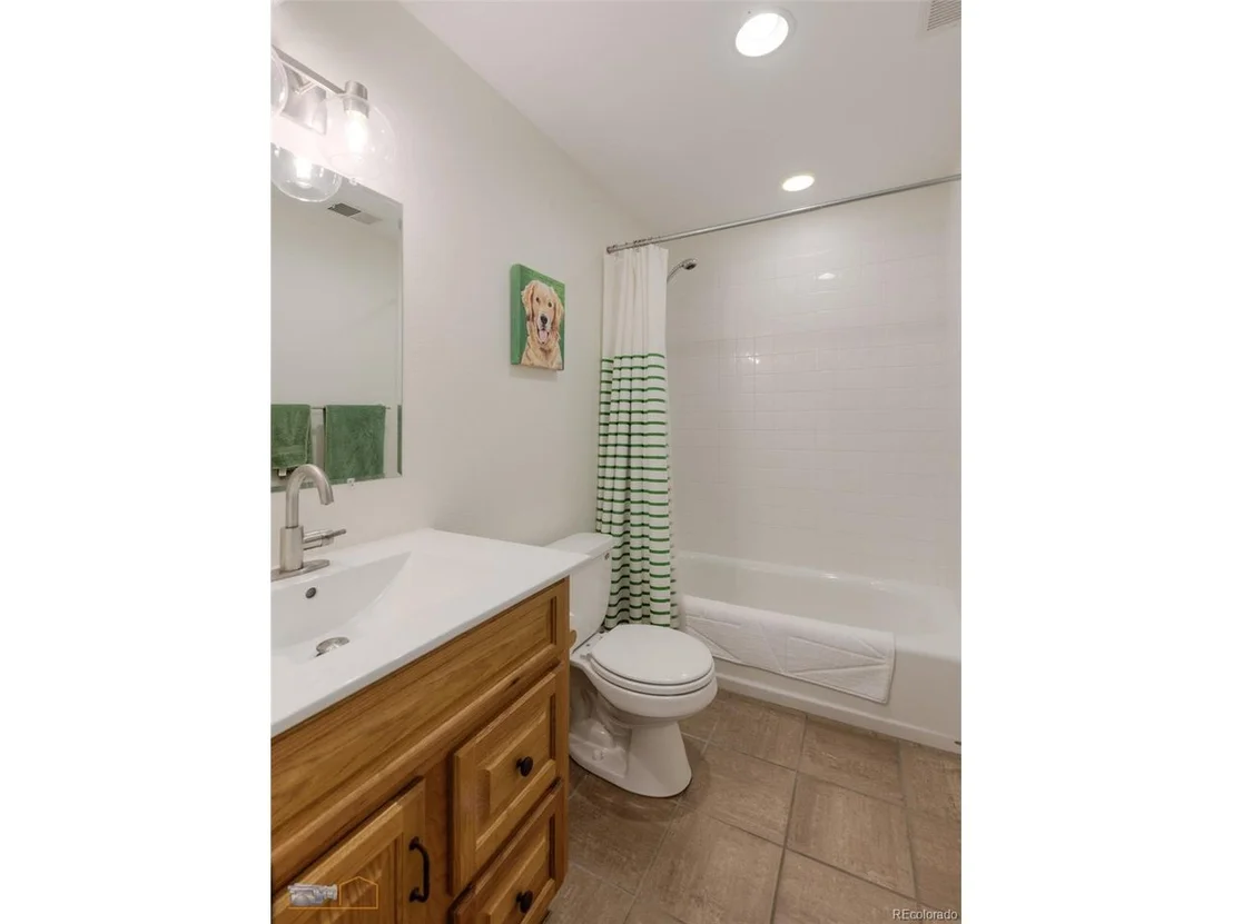 Photo of 592 Spruce Cir