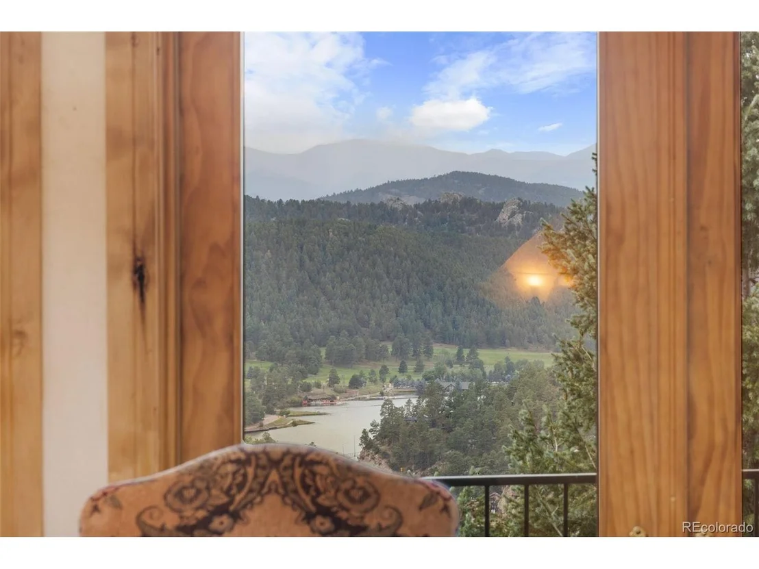 Photo of 27400 Overlook Dr