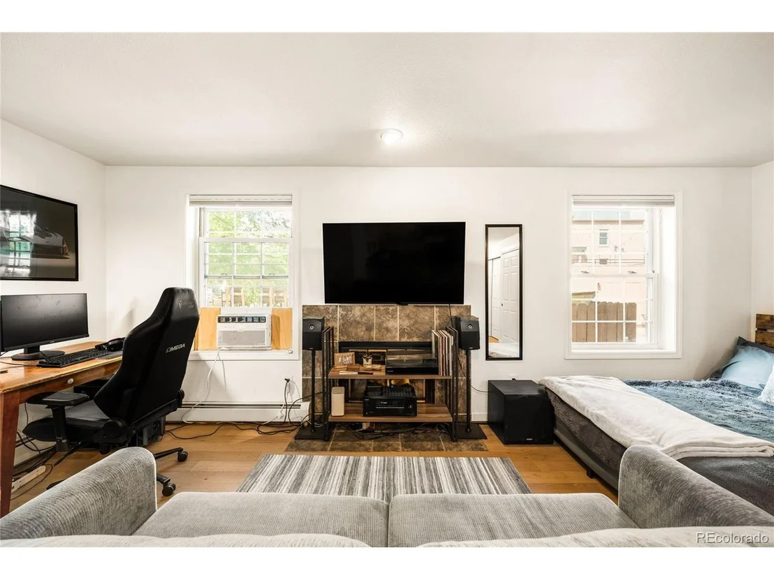 Photo of Unit 210 at 1405 Broadway