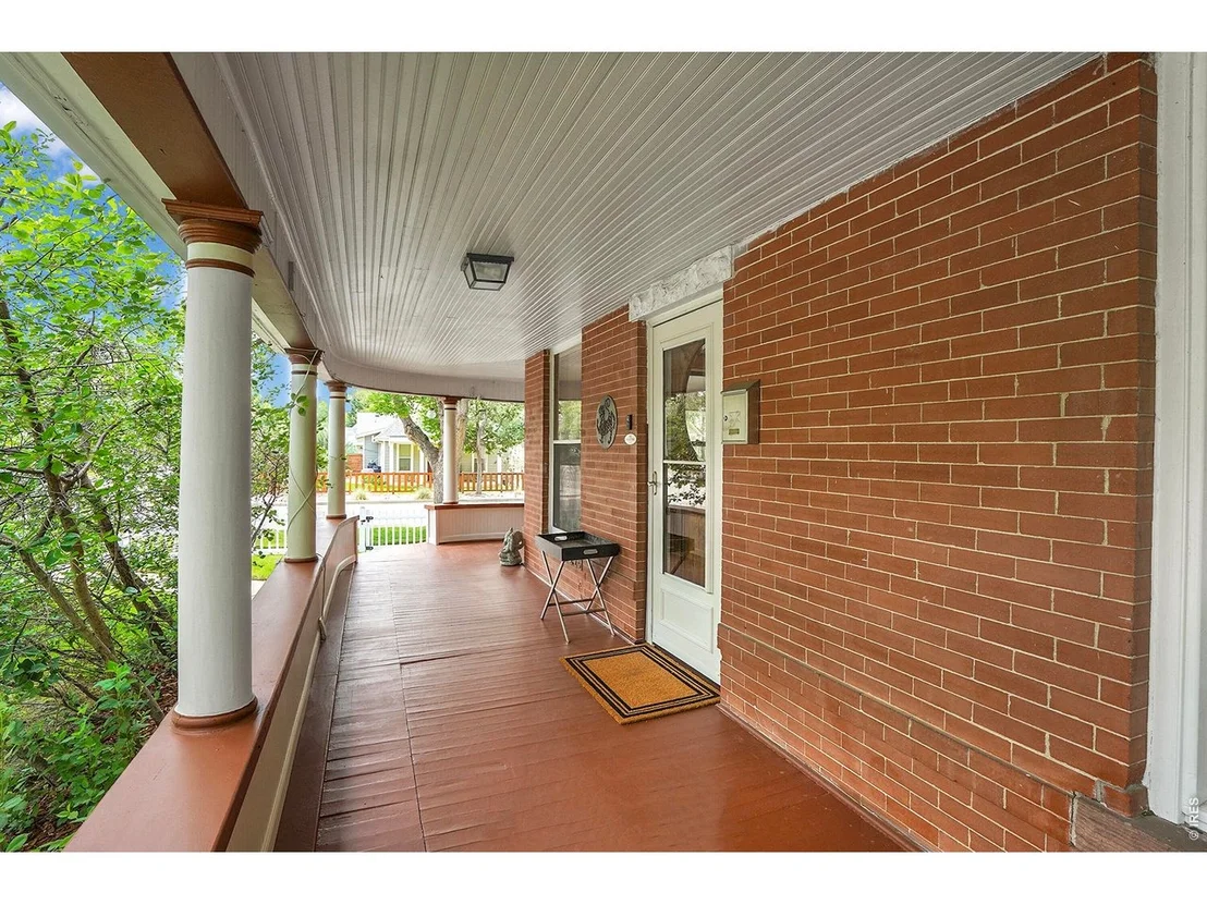 Photo of 1401 3rd Ave