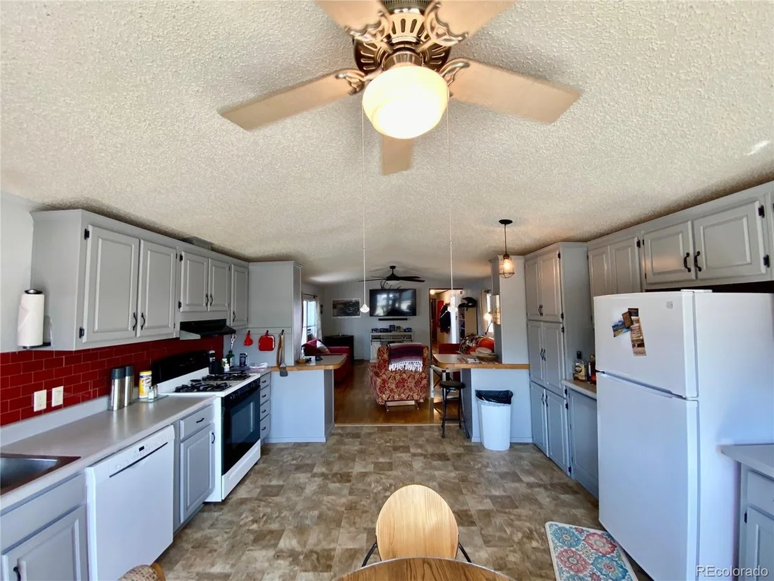 Photo of 921 Maple Dr