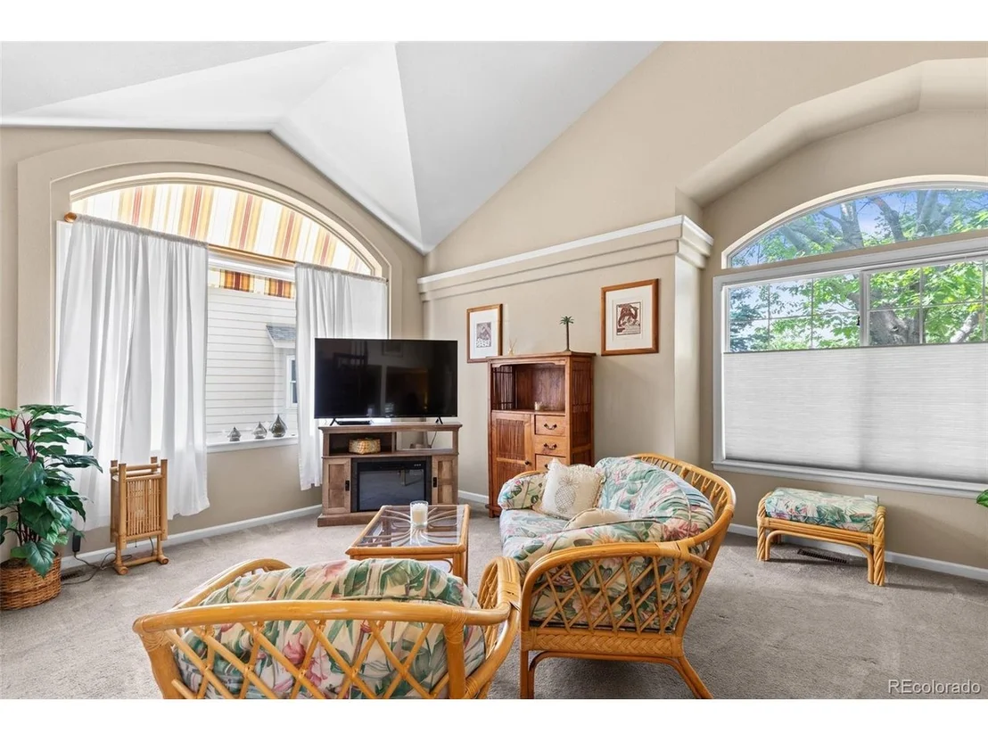 Photo of 4945 Tesla Cir