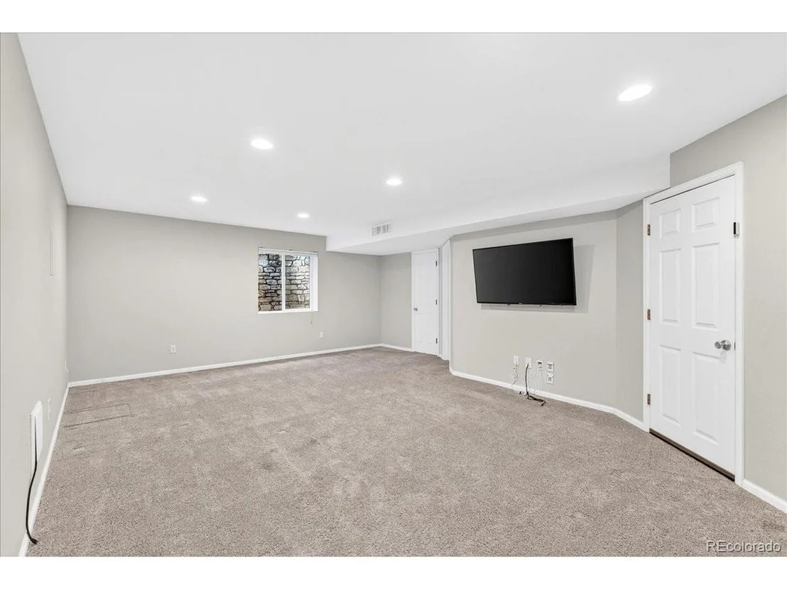 Photo of 2280 Clayton Cir