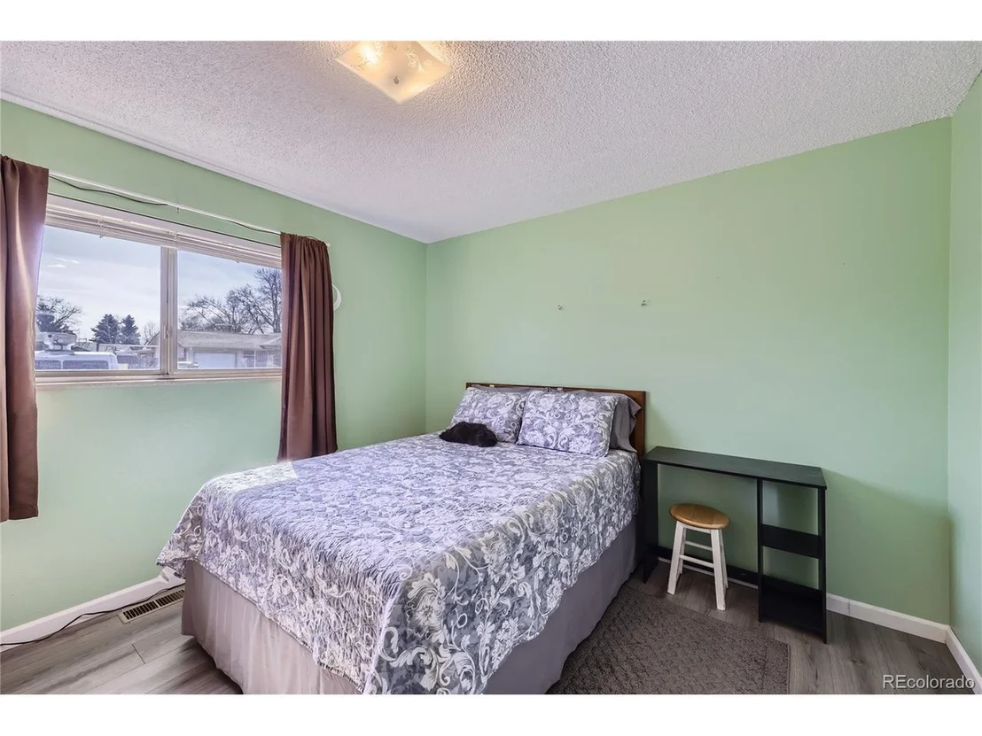 Photo of 5153 Carson St