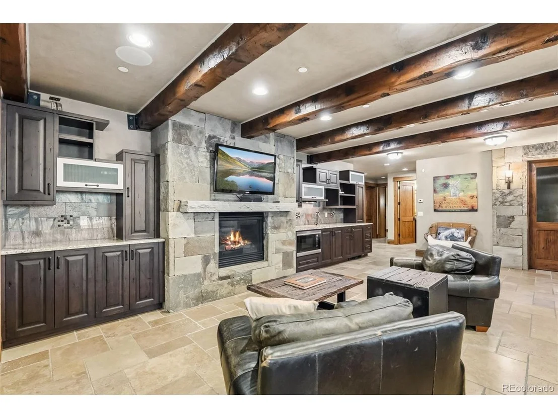 Photo of 560 Beeler Pl