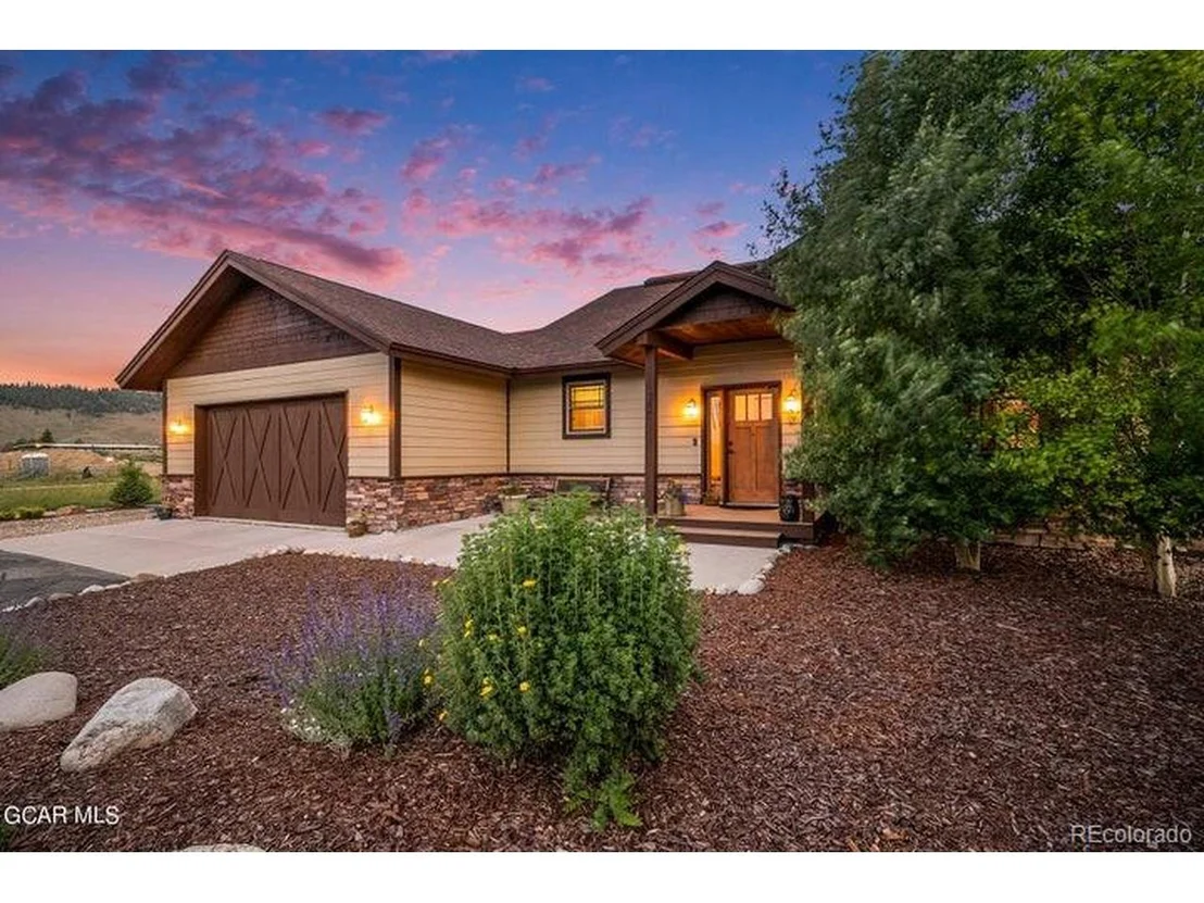 Photo of 809 Saddle Ridge Cir