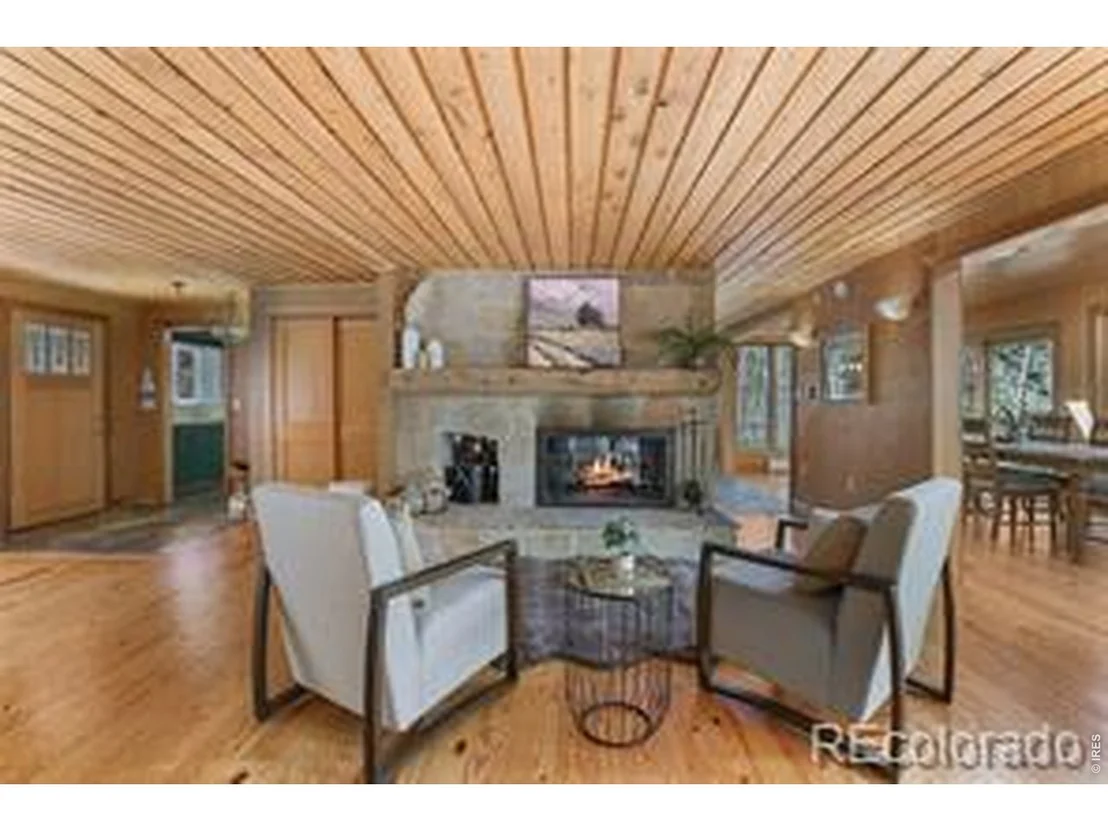 Photo of 746 Riverside Dr