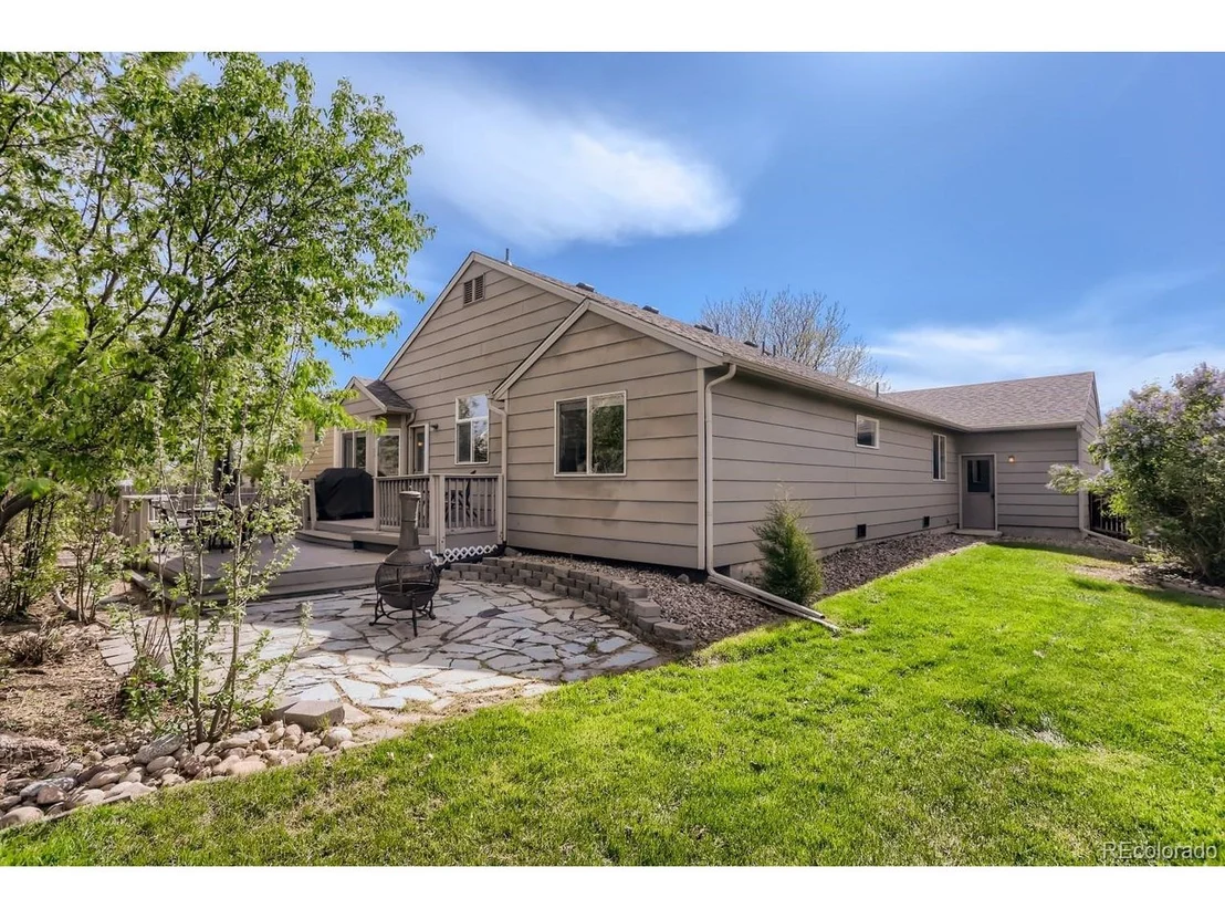 Photo of 738 Sandpoint Dr