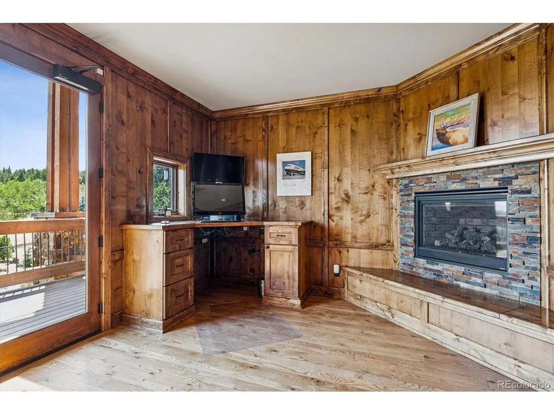 Photo of 477 W Meadow Rd