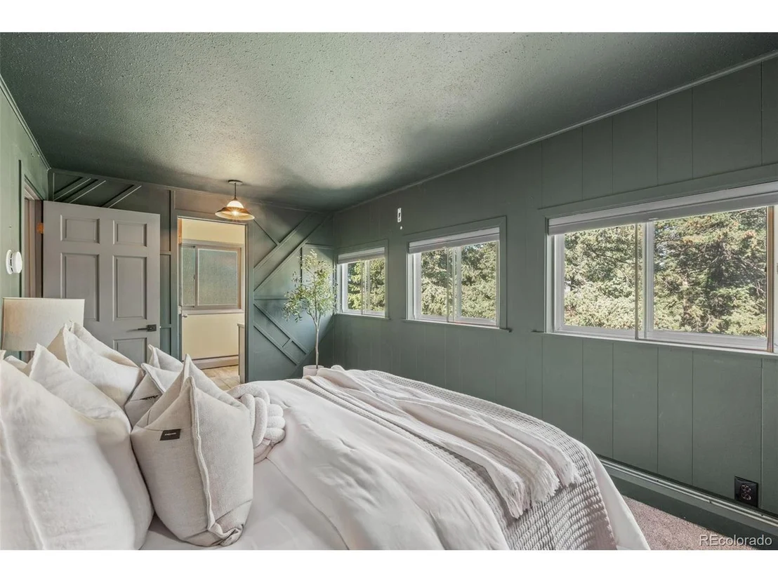 Photo of 5886 High Dr