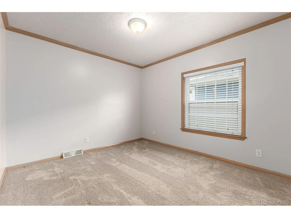 Photo of 5675 Bryant St