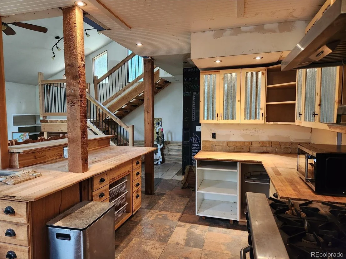 Photo of 760 N Pine Dr