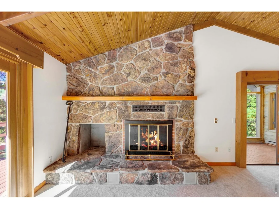 Photo of 1996 Uplands Cir