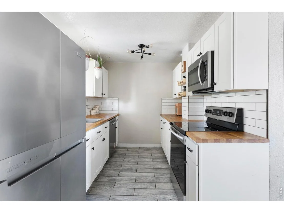 Photo of 8441 Devonshire Blvd