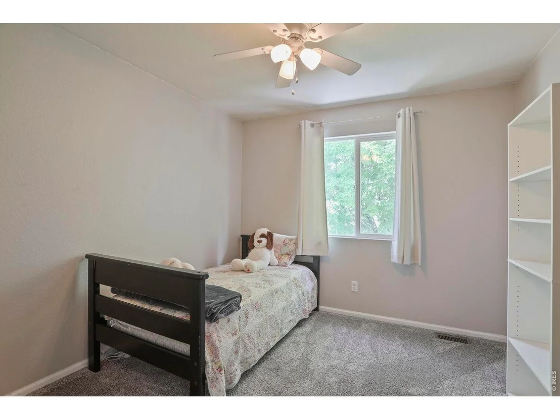 Photo of 1245 Fall River Cir