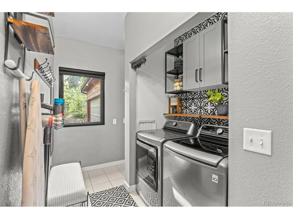 Photo of 424 W Dory Way