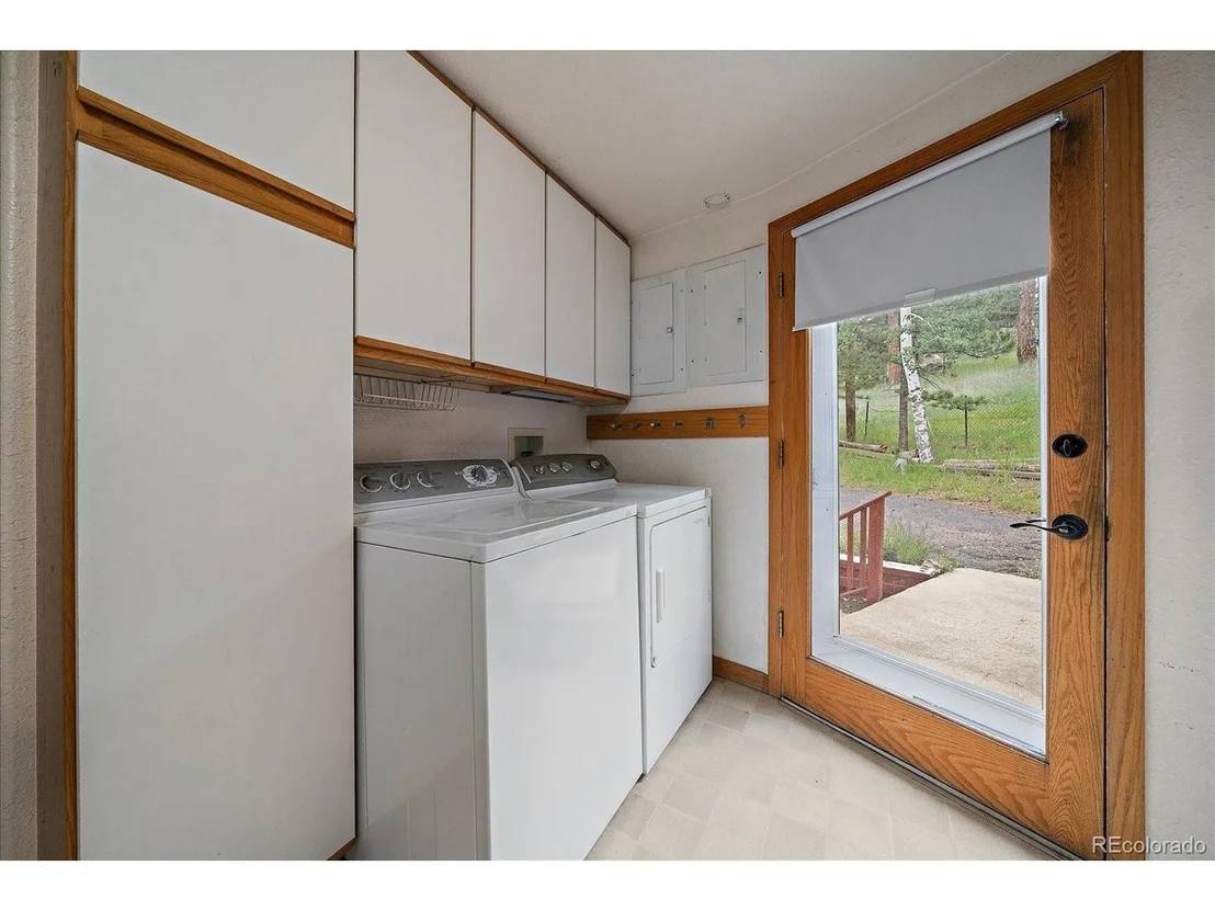 Photo of 475 Circle Dr