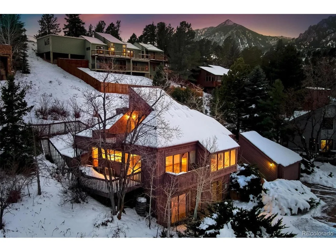 Photo of 348 Hollyberry Ln