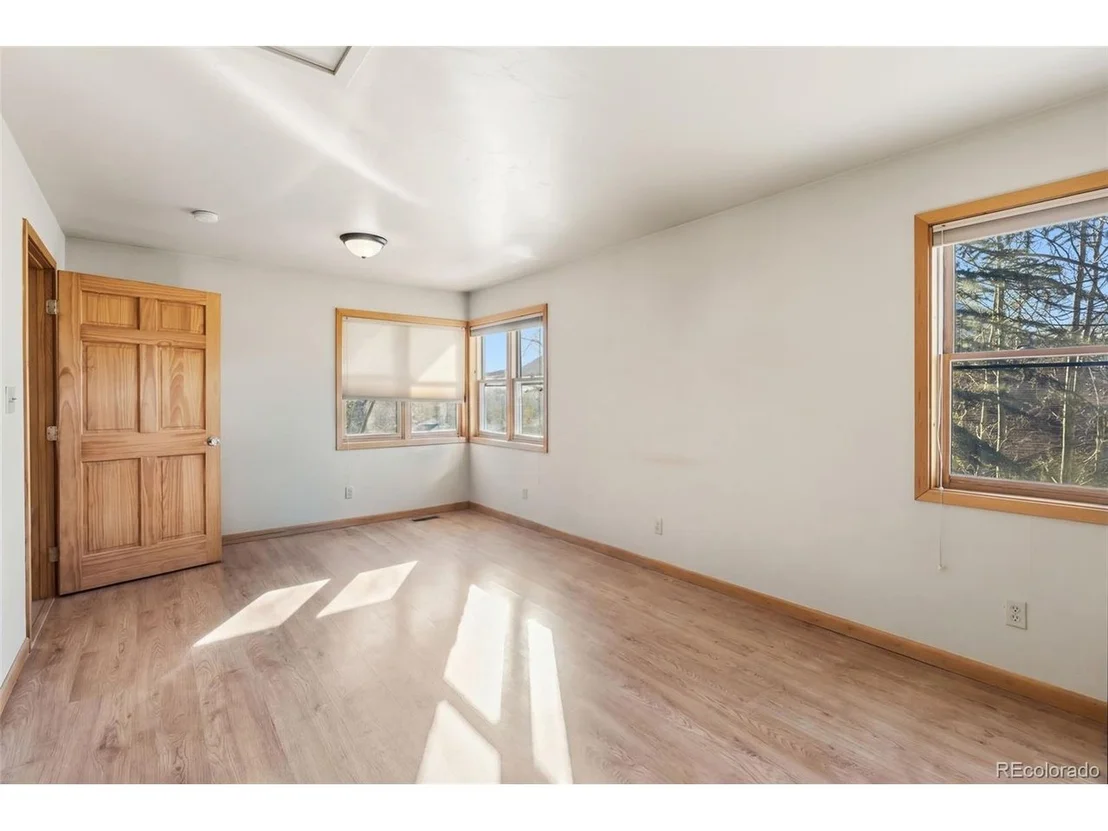 Photo of 277 G Rd