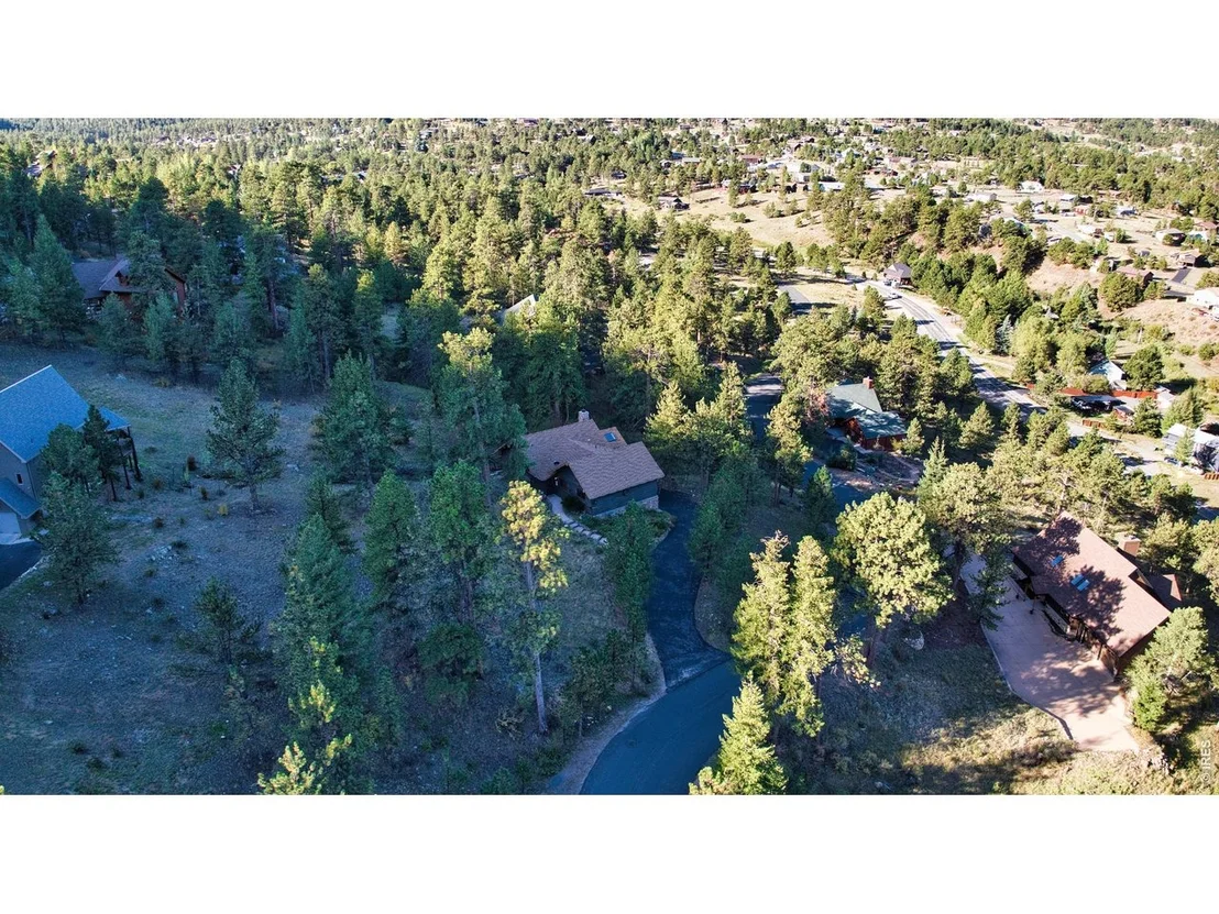 Photo of 1996 Uplands Cir