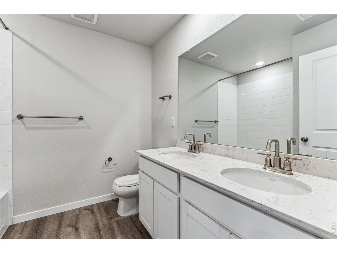 Photo of 814 Kettlepond Way