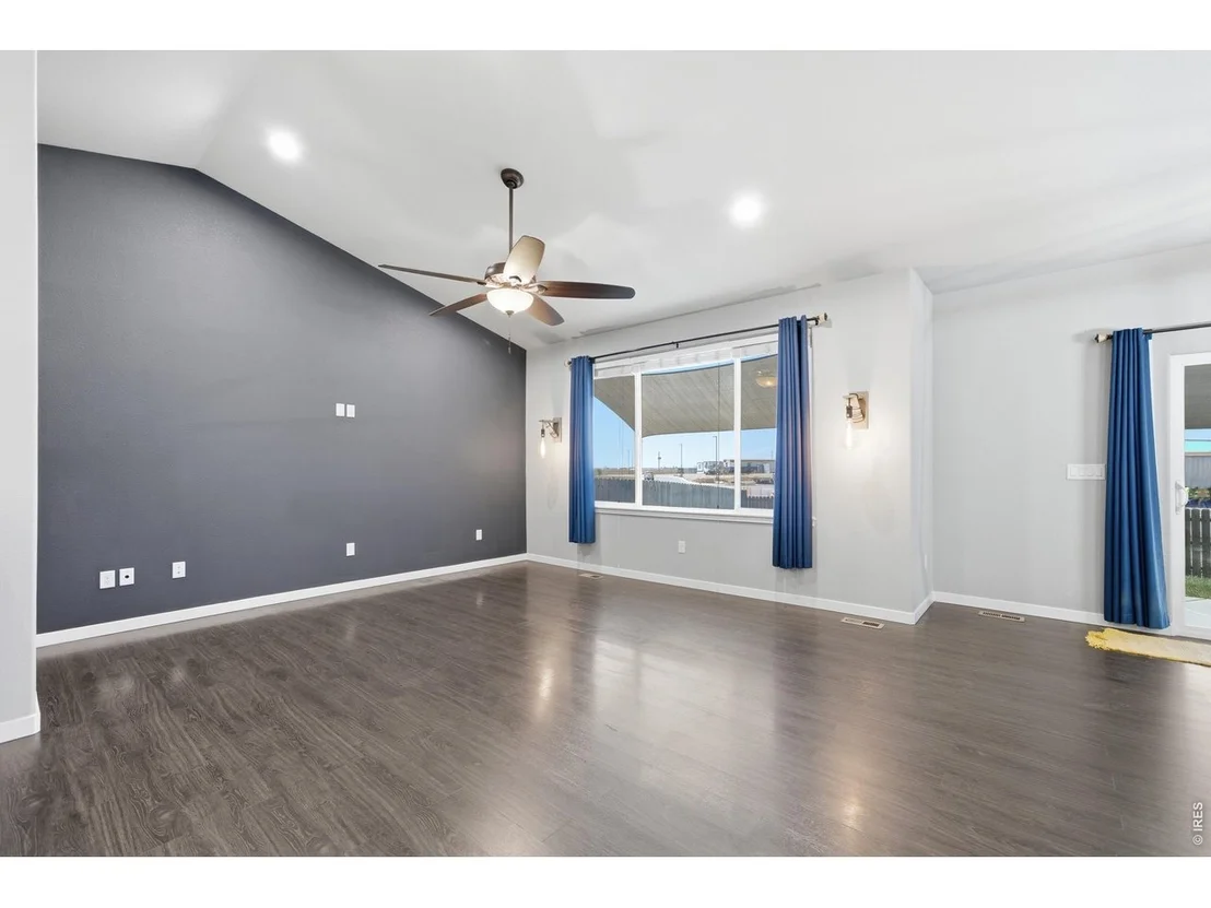 Photo of 347 Linden Oaks Dr