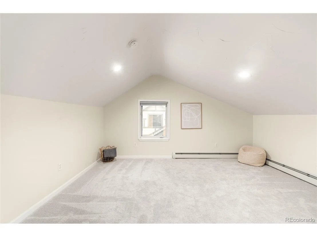 Photo of 622 Cook St