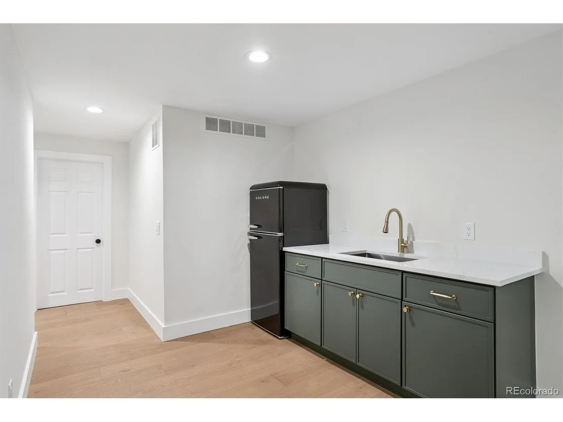 Photo of 7329 Windsor Dr