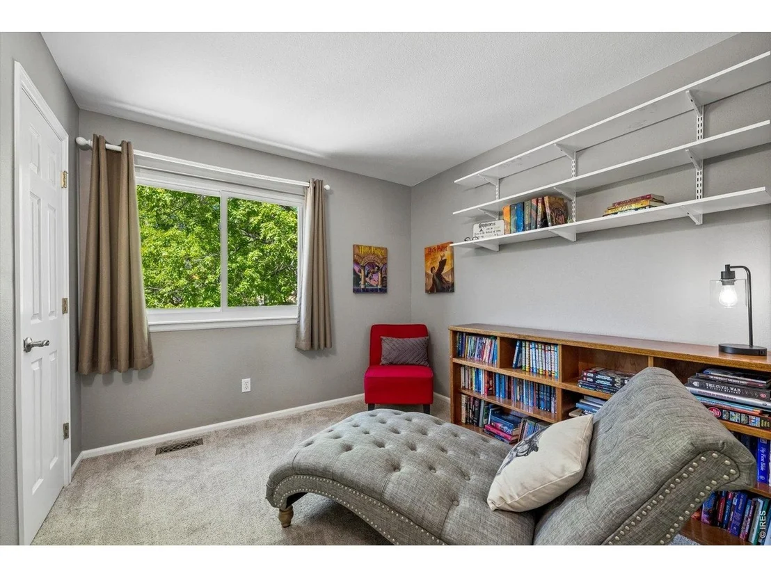 Photo of 562 Spruce Cir