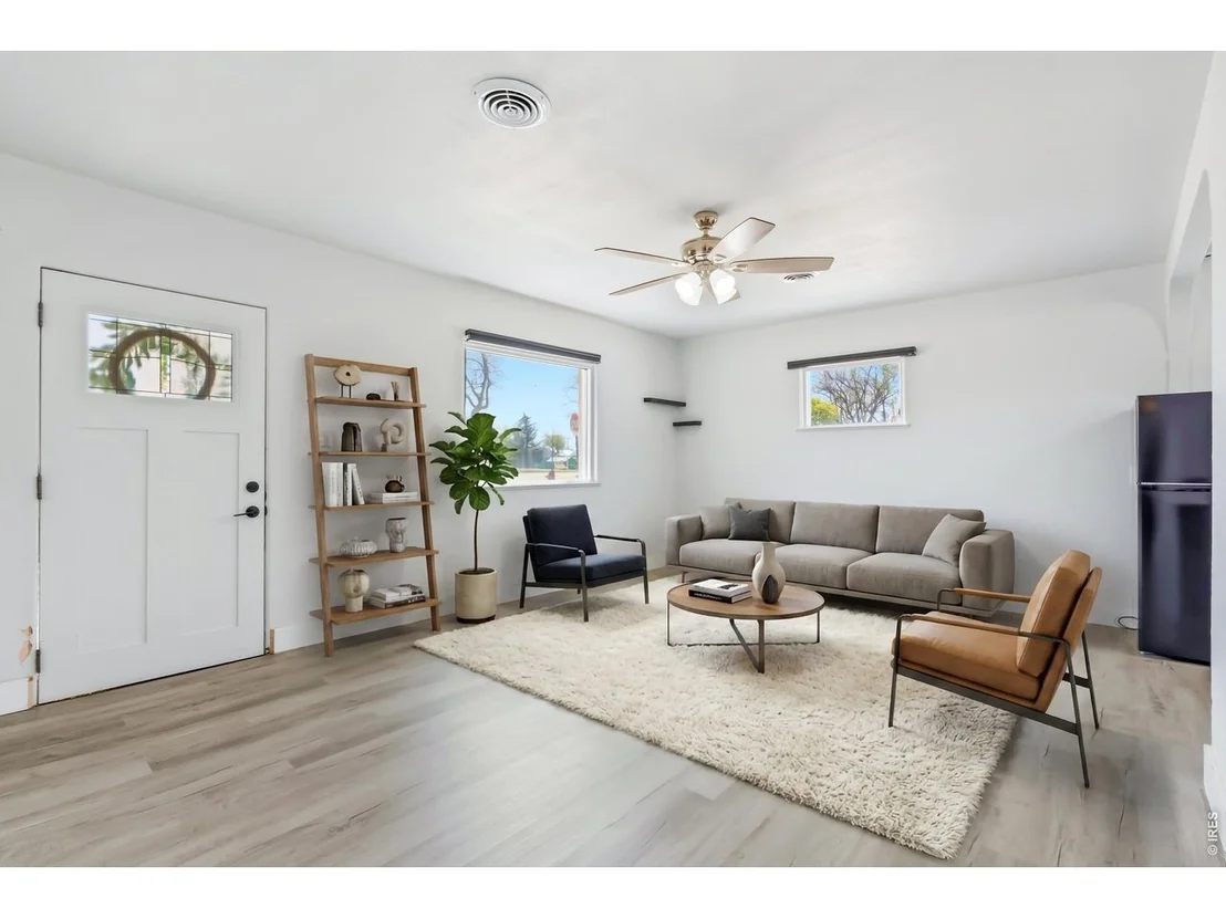 Photo of 147 E Park Ave