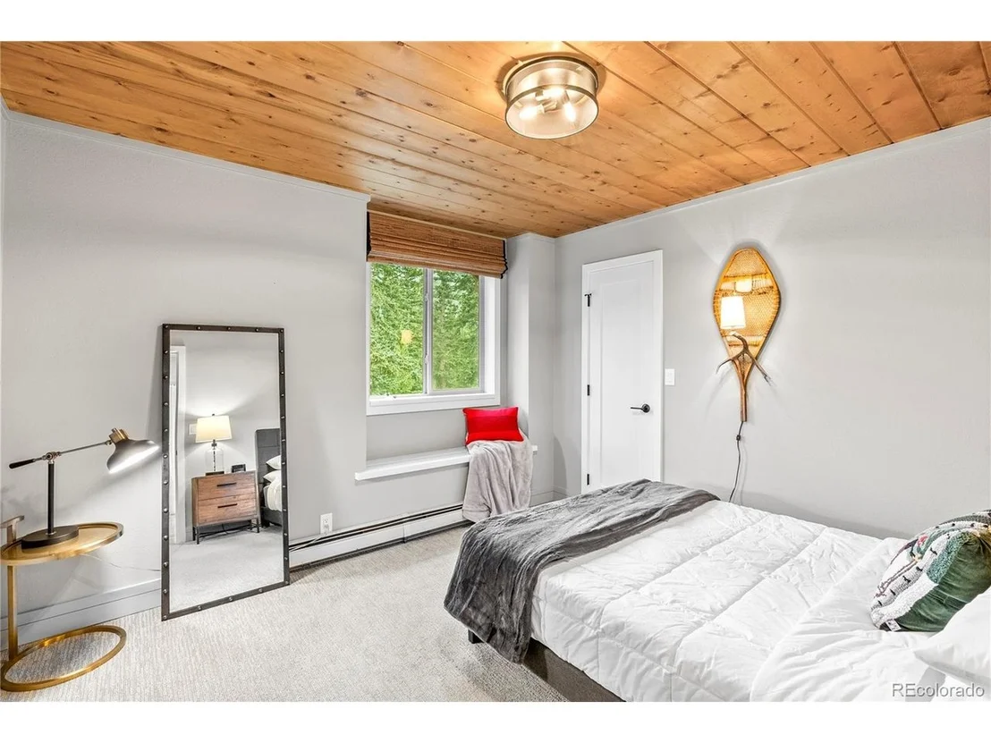 Photo of 592 Brook Dr
