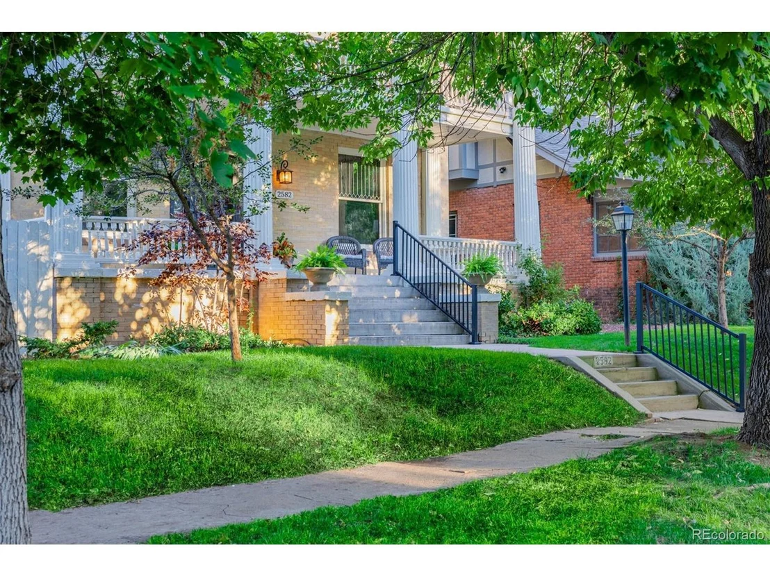 Photo of 2582 Eudora St