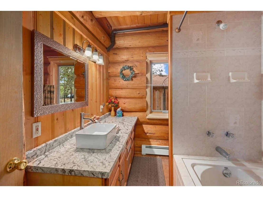 Photo of 682 Spruce Dr