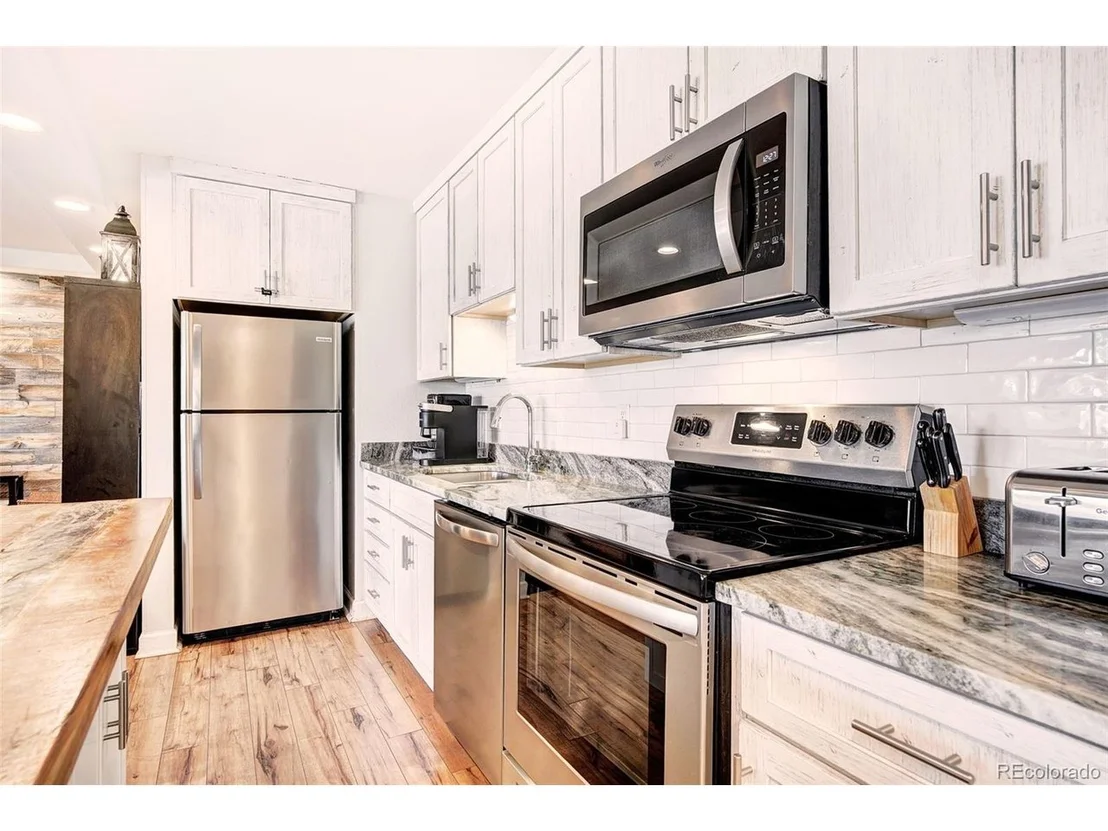 Photo of Unit B102 at 32 Corinthian Cir