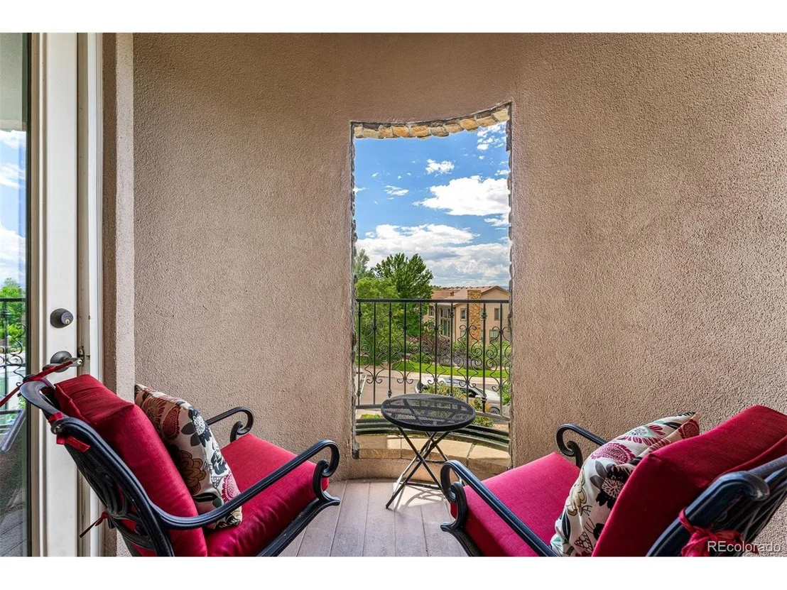 Photo of 9721 Sunset Hill Pl