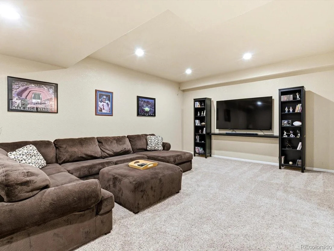 Photo of 9345 Erminedale Dr