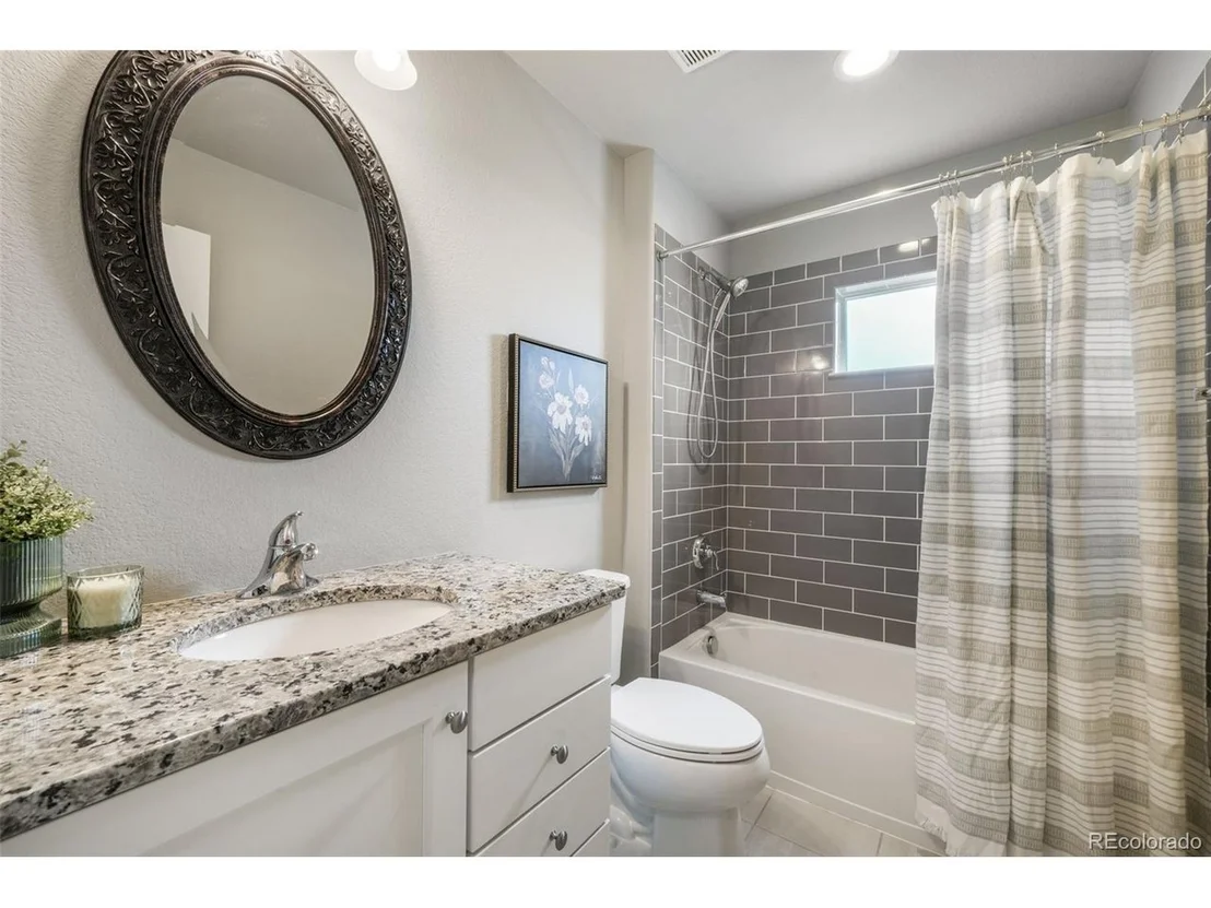 Photo of 2583 Lakes Edge Dr