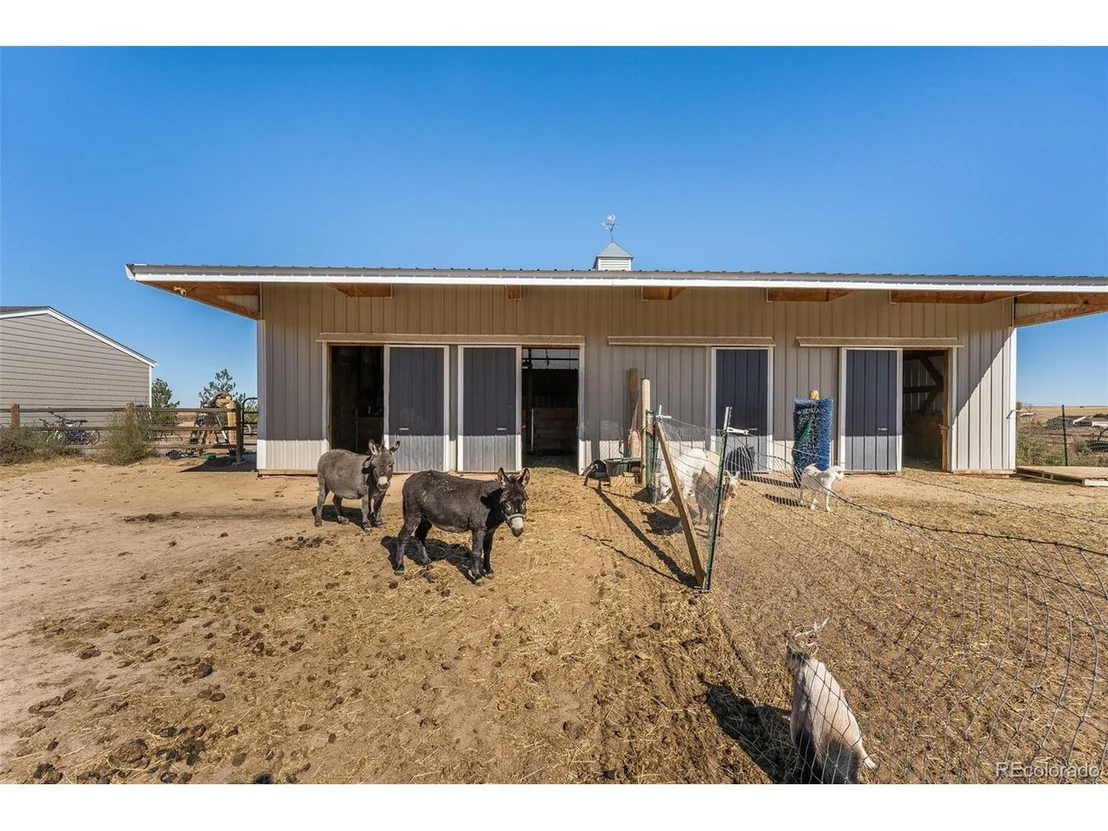 Photo of 7150 Sunset Ave