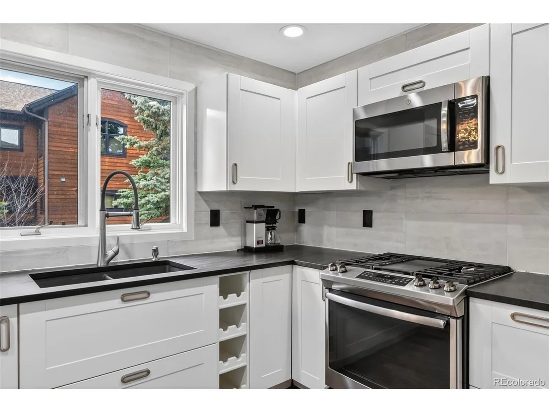 Photo of 1532 Legend Lake Cir